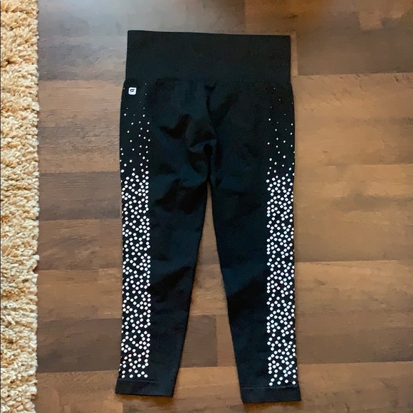 Fabletics Seamless Printed Capri - Picture 4 of 7